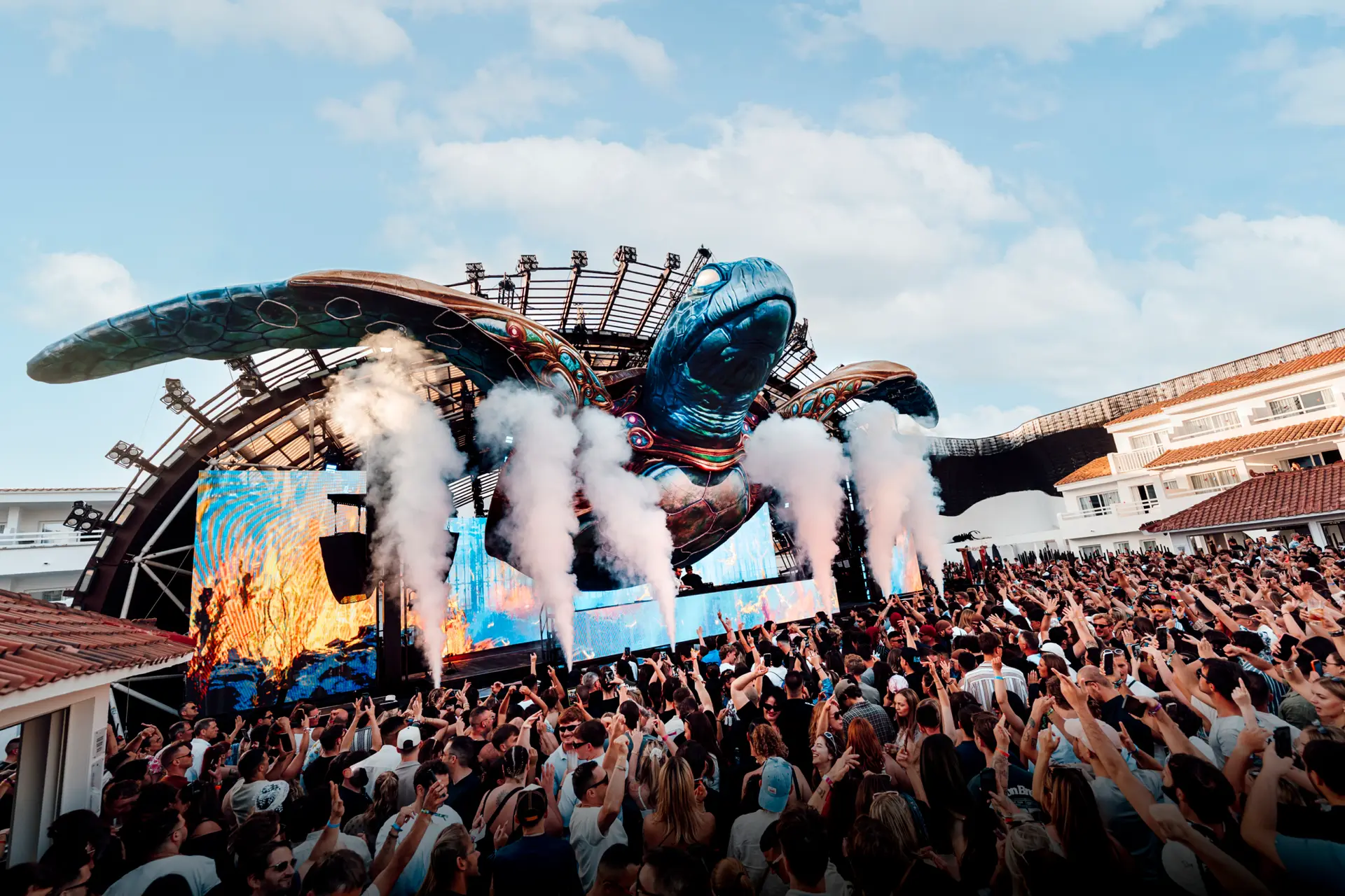 https://159001-3fab-4329-0001.production.d.bitsof.love/images/20260506_Ushuaia_Tomorrowland_Opening_0051_5000x4000px.jpg