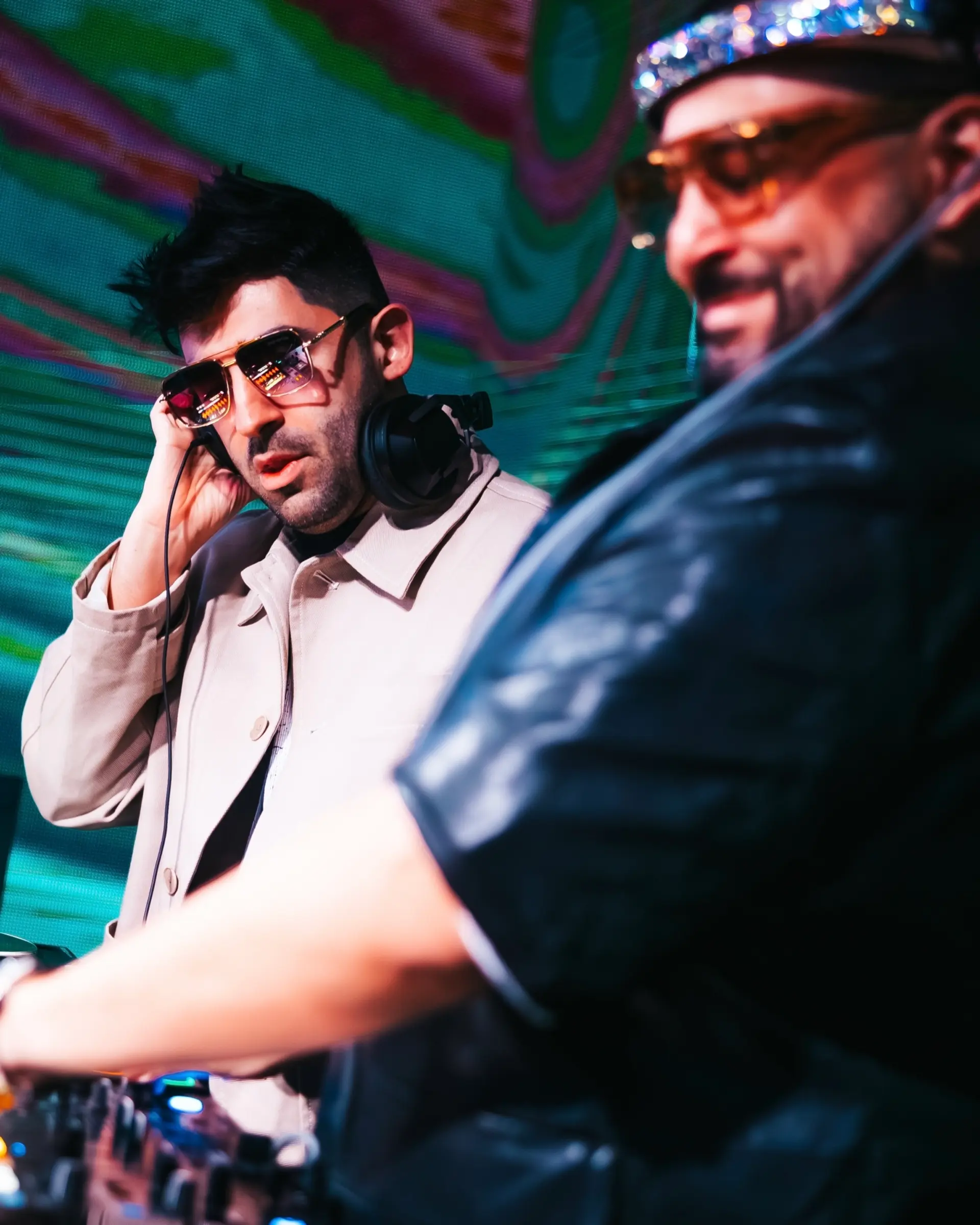 Mike Bond b2b JoWaves play Tomorrowland Winter