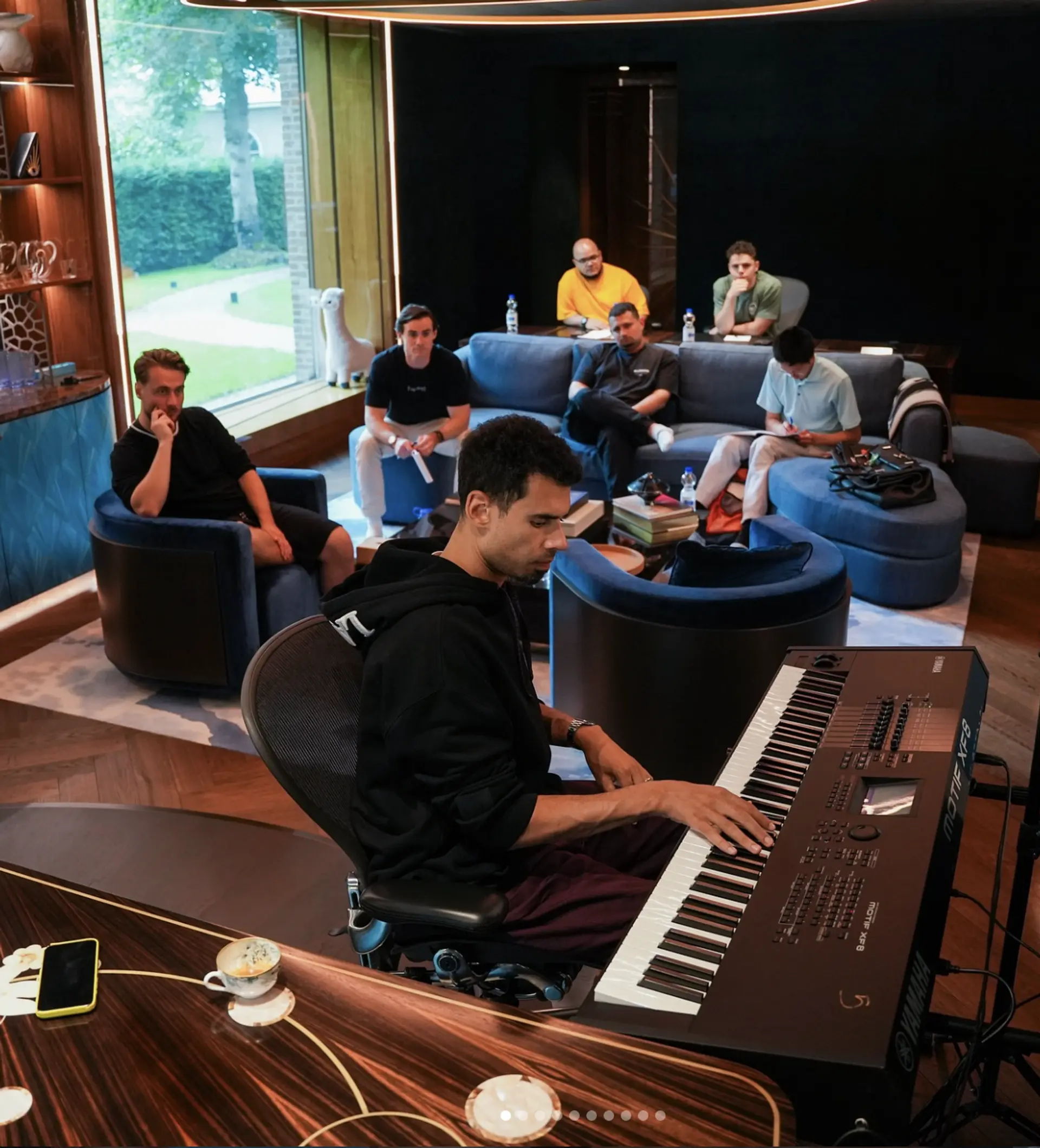 Masterclass & backstage with Afrojack!