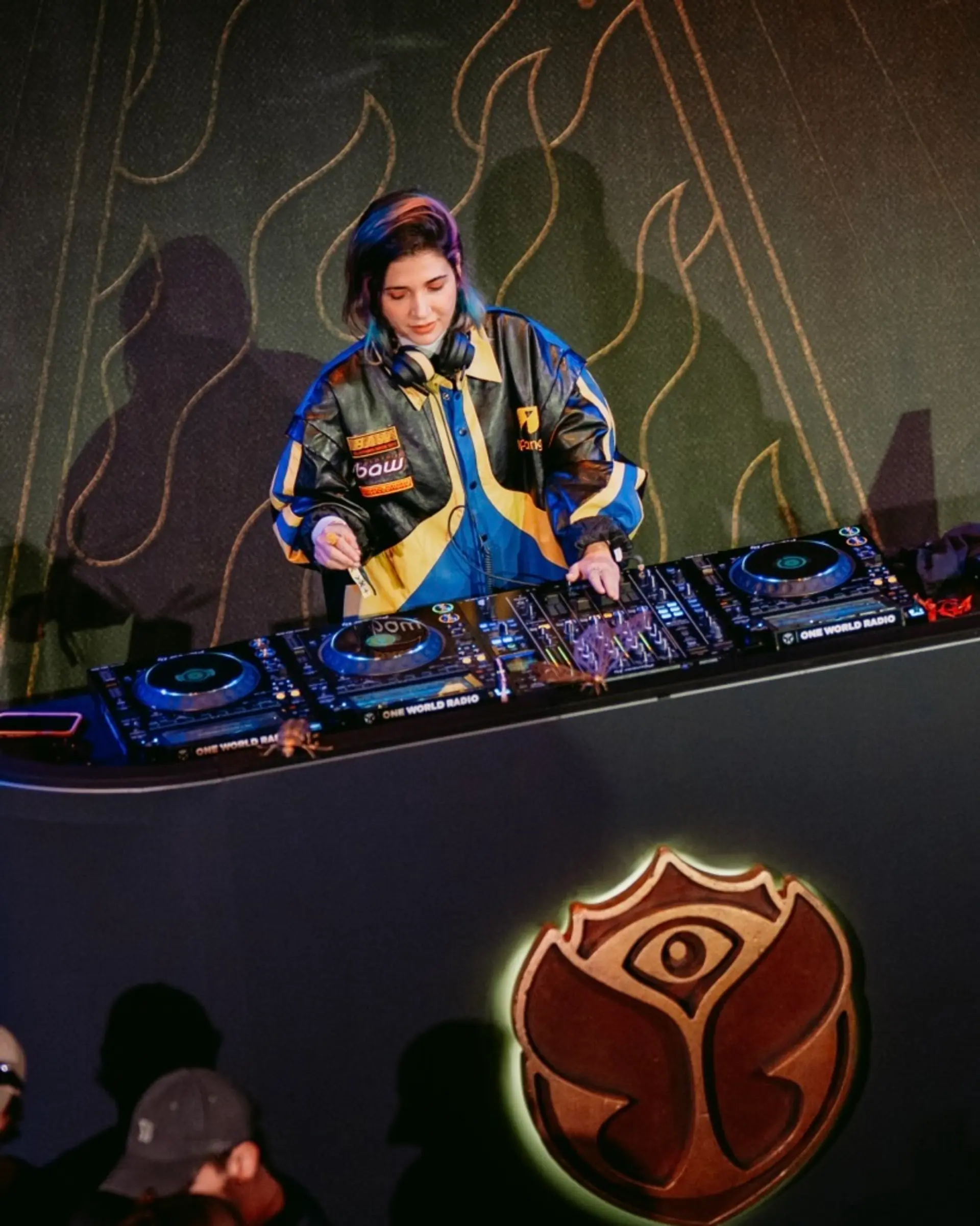 Elisa Amaral plays at ADE & Tomorrowland Brasil