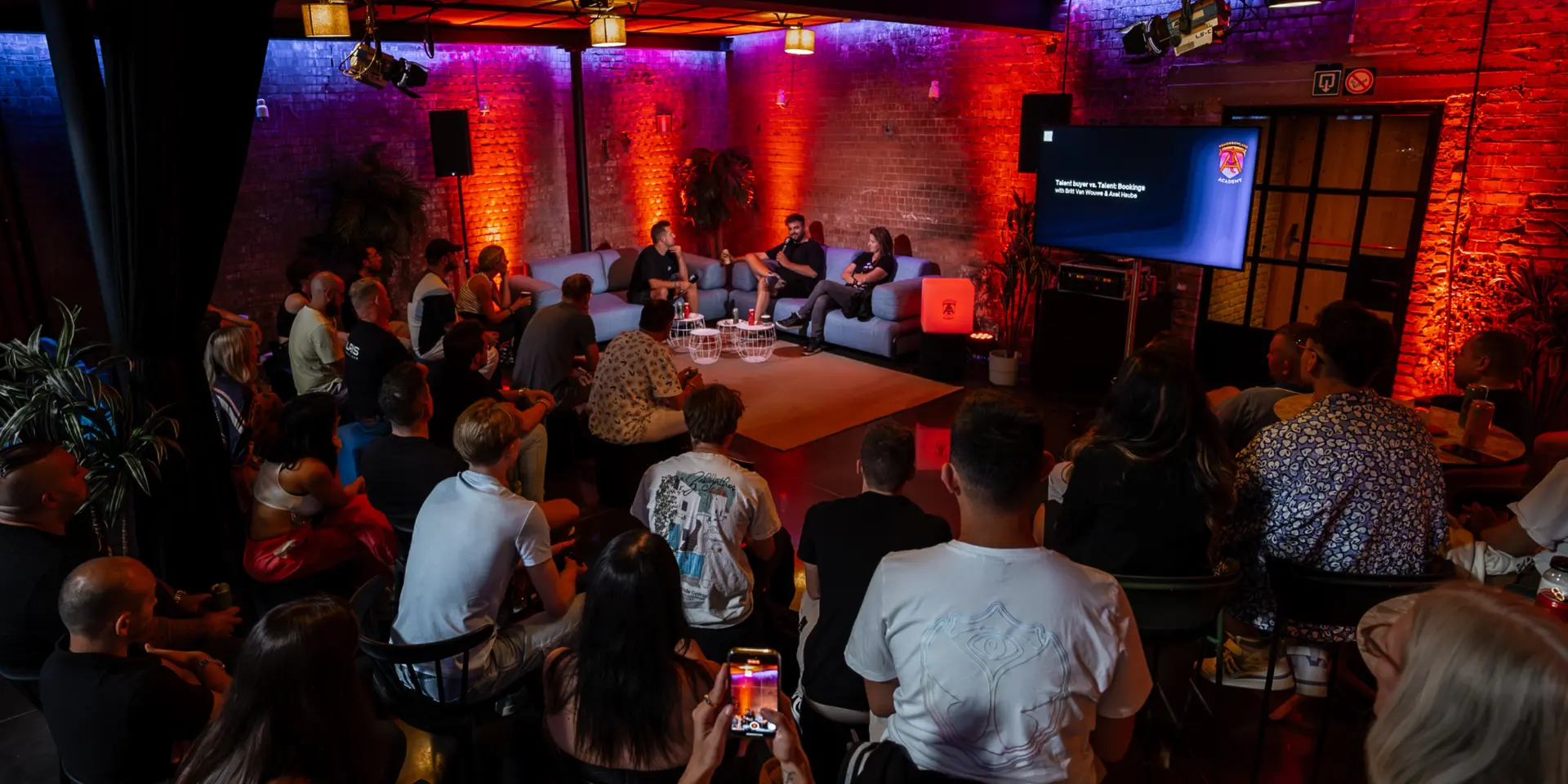 Livestream: 
How to get signed & booked?
