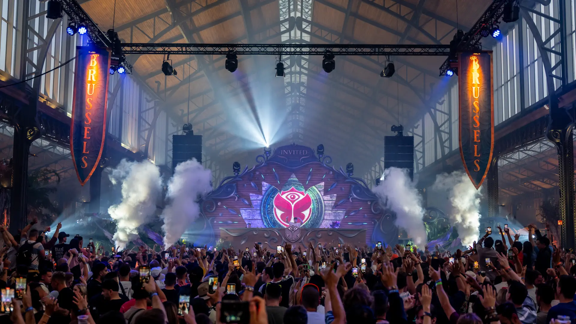 https://159001-3fab-4329-0001.production.d.bitsof.love/images/Music-by-Creeps-Tomorrowland-113.jpg